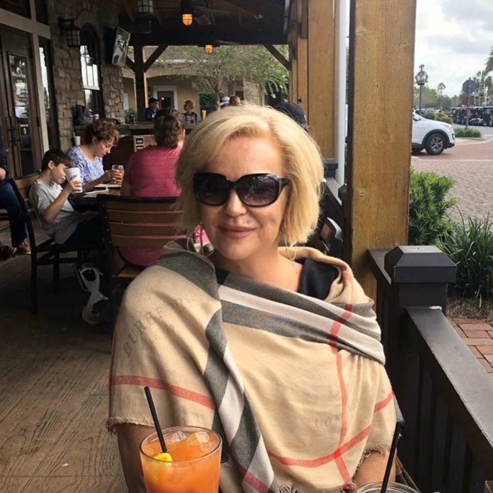 Meet your Posher, Candi